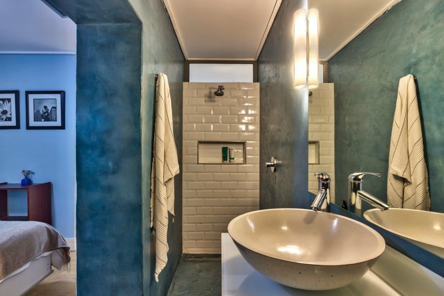 2 Bedroom Property for Sale in Vredehoek Western Cape